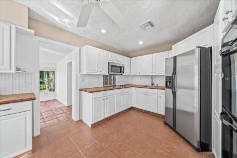 9670 Mockingbird Micco FL 32976
