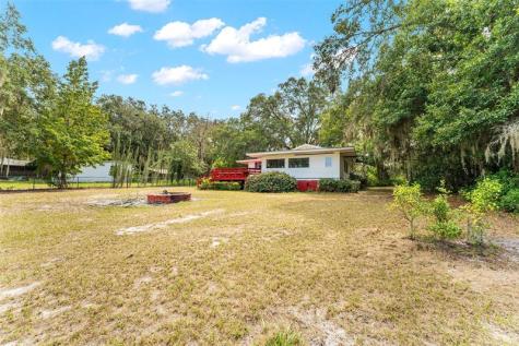 140 Morris Lake Drive Hawthorne FL 32640