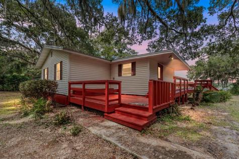 140 Morris Lake Drive Hawthorne FL 32640