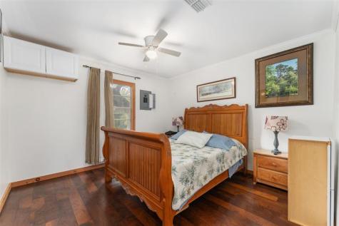 140 Morris Lake Drive Hawthorne FL 32640