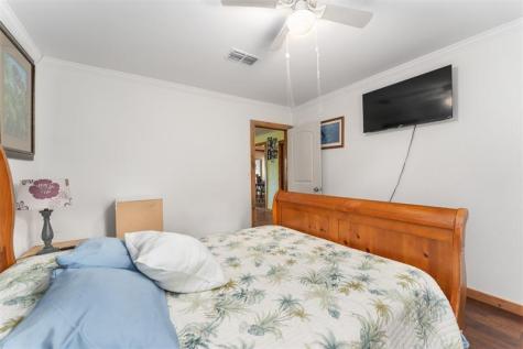 140 Morris Lake Drive Hawthorne FL 32640
