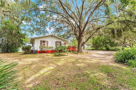140 Morris Lake Drive Hawthorne FL 32640