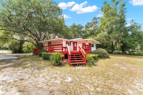 140 Morris Lake Drive Hawthorne FL 32640
