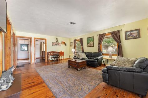 140 Morris Lake Drive Hawthorne FL 32640