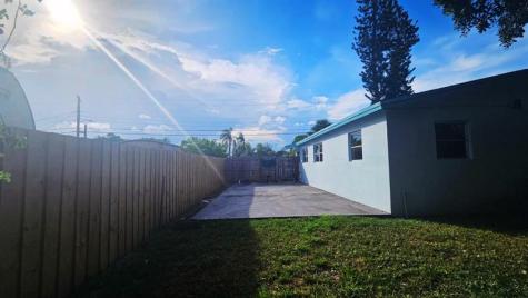 5950 NW 42nd Avenue North Lauderdale FL 33319