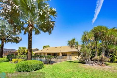 10278 Boca Woods Lane Boca Raton FL 33428