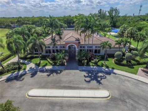 1115 Linden Street Hollywood FL 33019
