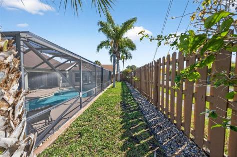 2 Meadows Park Lane Boynton Beach FL 33436