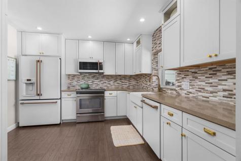 2740 NE 27th Court Fort Lauderdale FL 33306