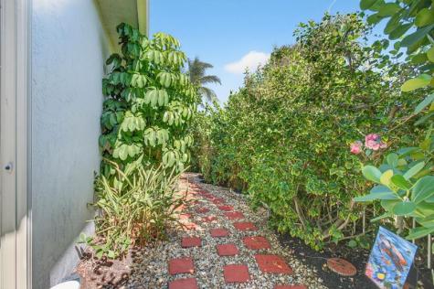 6584 Hampton Circle Boca Raton FL 33496