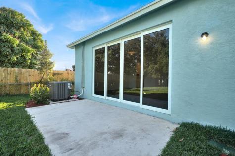 1406 S J Street Lake Worth Beach FL 33460