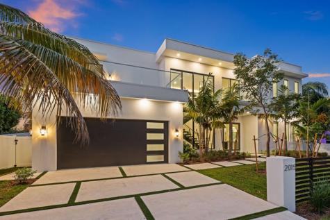 2015 NE 4th Avenue Wilton Manors FL 33305