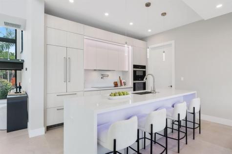 2015 NE 4th Avenue Wilton Manors FL 33305