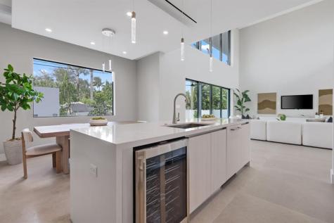 2015 NE 4th Avenue Wilton Manors FL 33305