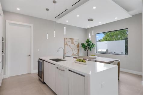 2015 NE 4th Avenue Wilton Manors FL 33305