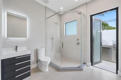 2015 NE 4th Avenue Wilton Manors FL 33305