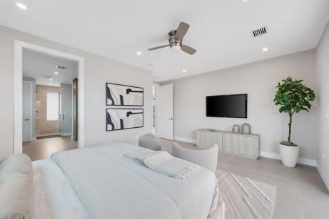 2015 NE 4th Avenue Wilton Manors FL 33305