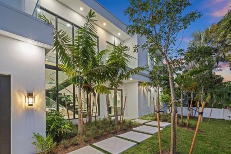 2015 NE 4th Avenue Wilton Manors FL 33305