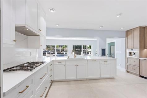 2330 NE 35th Street Lighthouse Point FL 33064