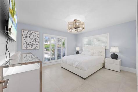 2330 NE 35th Street Lighthouse Point FL 33064