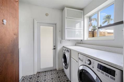 615 N 32nd Avenue Hollywood FL 33021