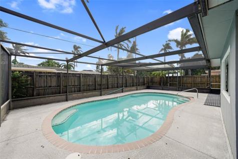 615 N 32nd Avenue Hollywood FL 33021