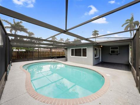 615 N 32nd Avenue Hollywood FL 33021