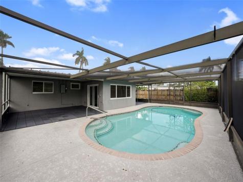 615 N 32nd Avenue Hollywood FL 33021