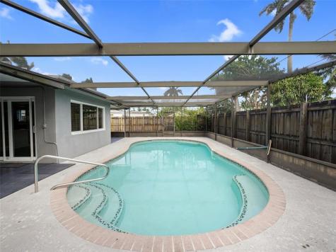 615 N 32nd Avenue Hollywood FL 33021