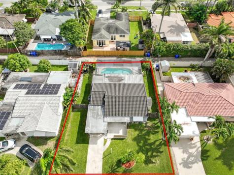 615 N 32nd Avenue Hollywood FL 33021