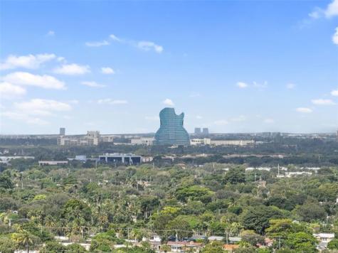 615 N 32nd Avenue Hollywood FL 33021