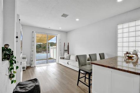 9814 NW 1st Manor Coral Springs FL 33071