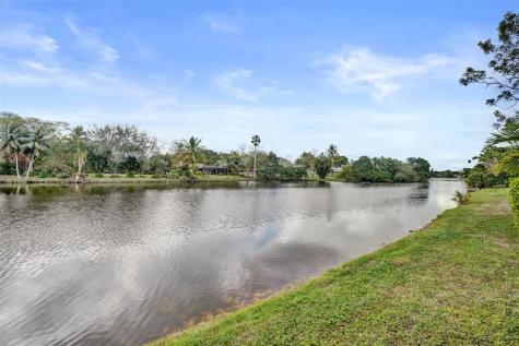 9814 NW 1st Manor Coral Springs FL 33071
