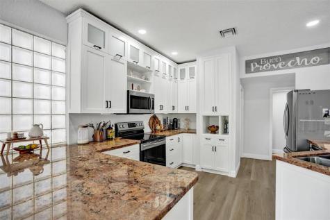 9814 NW 1st Manor Coral Springs FL 33071