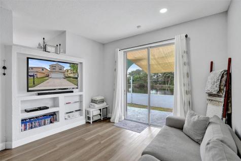 9814 NW 1st Manor Coral Springs FL 33071