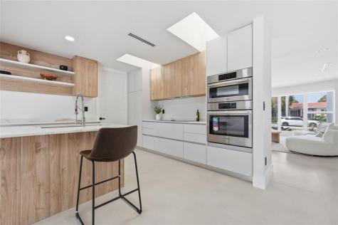 1850 NE 197th Terrace Miami FL 33179