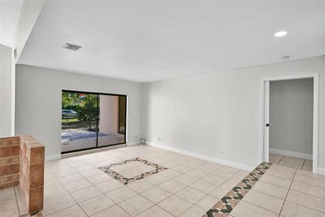 11136 NW 1st Place Coral Springs FL 33071