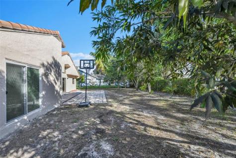 11136 NW 1st Place Coral Springs FL 33071