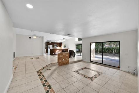 11136 NW 1st Place Coral Springs FL 33071