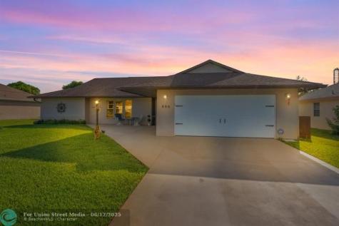 886 SE Odonnell Lane Port St Lucie FL 34983