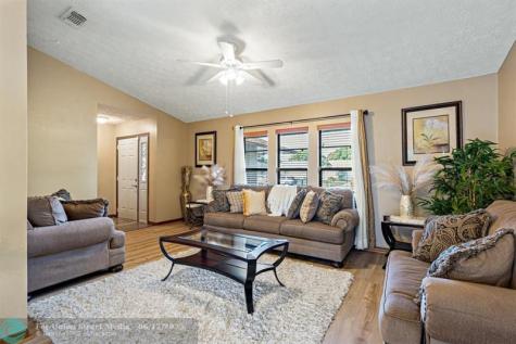 886 SE Odonnell Lane Port St Lucie FL 34983