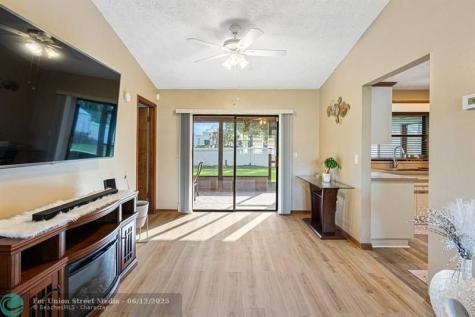 886 SE Odonnell Lane Port St Lucie FL 34983