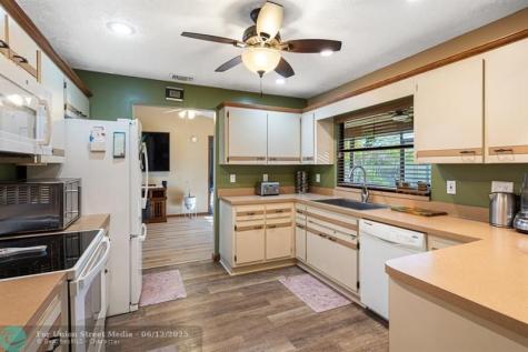 886 SE Odonnell Lane Port St Lucie FL 34983