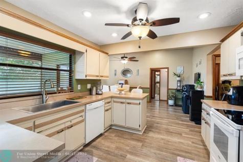 886 SE Odonnell Lane Port St Lucie FL 34983