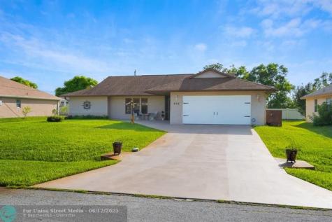 886 SE Odonnell Lane Port St Lucie FL 34983