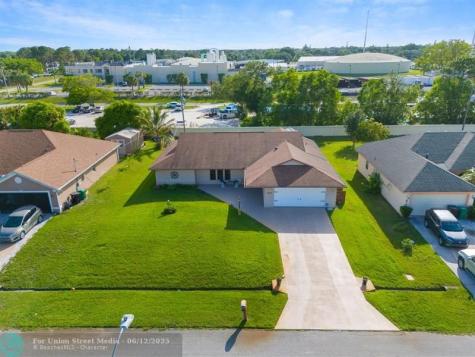 886 SE Odonnell Lane Port St Lucie FL 34983