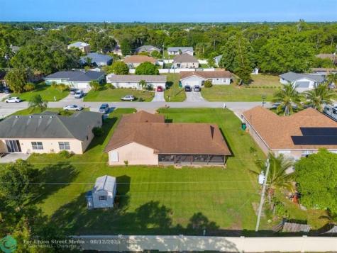 886 SE Odonnell Lane Port St Lucie FL 34983