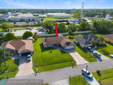 886 SE Odonnell Lane Port St Lucie FL 34983