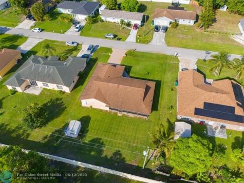 886 SE Odonnell Lane Port St Lucie FL 34983