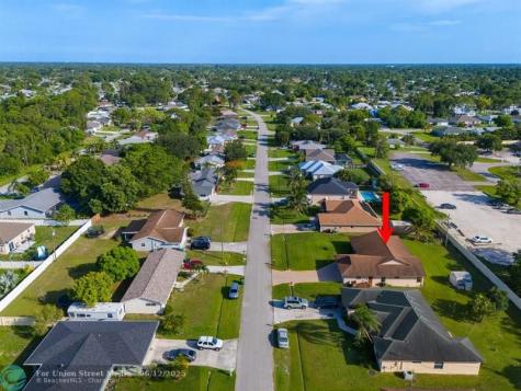 886 SE Odonnell Lane Port St Lucie FL 34983